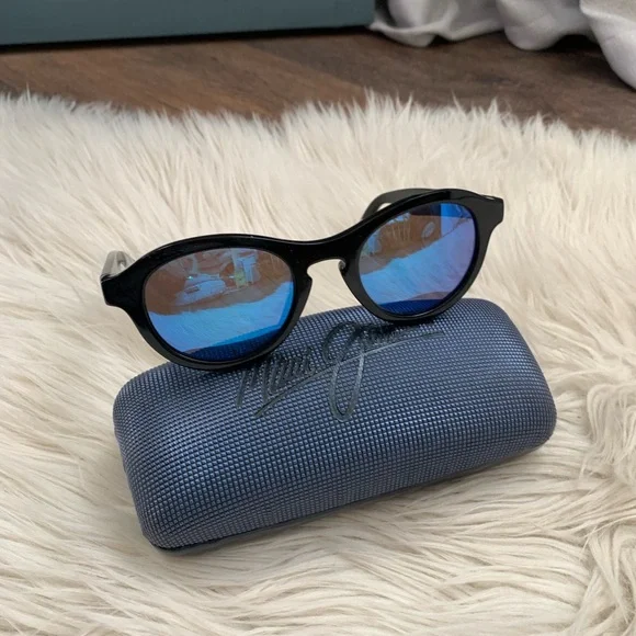 Maui Jim Black Polarized Sunglasses With Reflective Blue Lenses - Picture 3 of 16